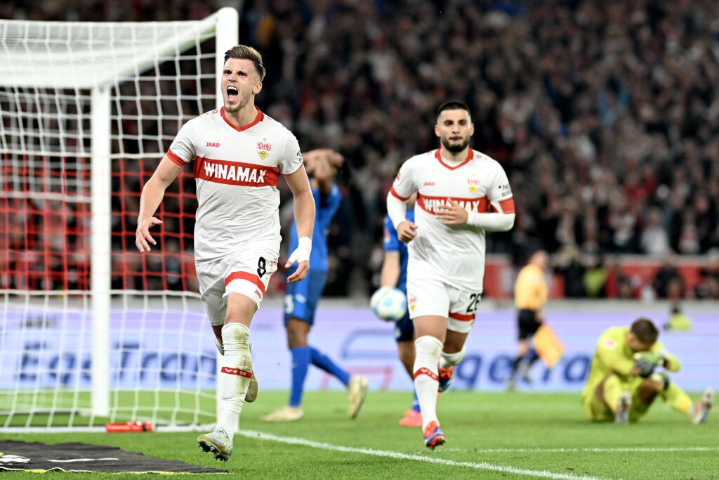 Rettete dem VfB Stuttgart per Elfmeter-Nachschuss einen Punkt gegen Hoffenheim: Ermedin Demirovic (li.).