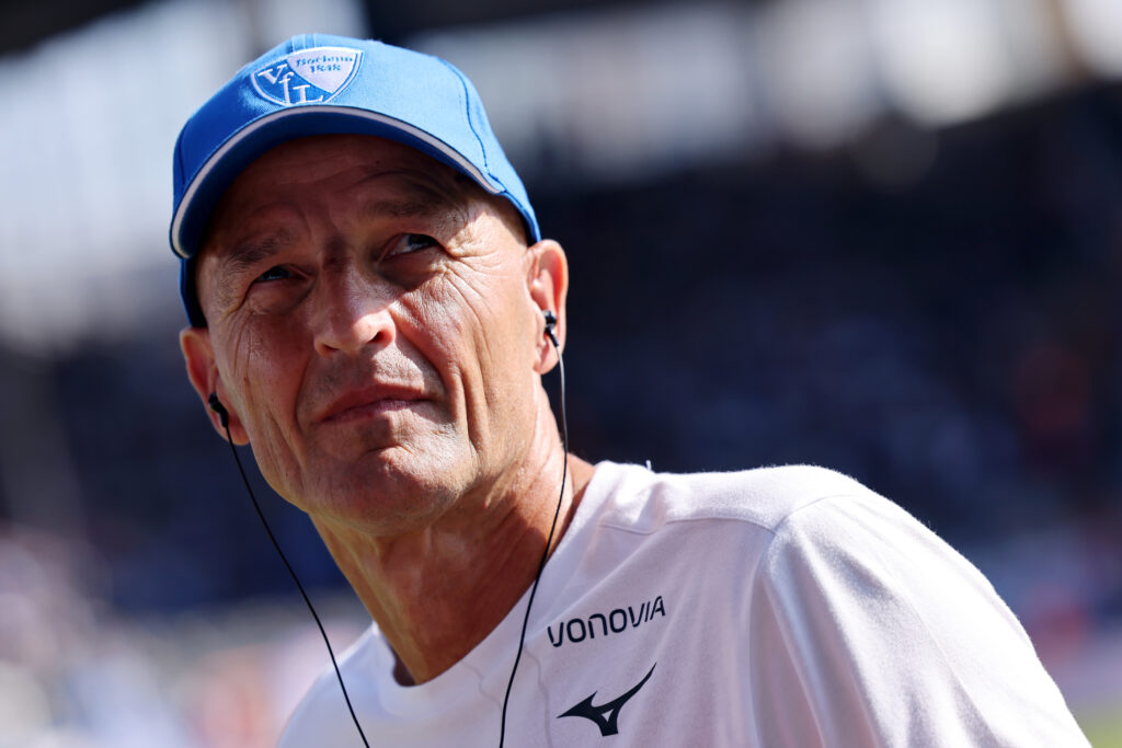 Der VfL Bochum will die vakante Trainerposition zunächst interimsweise besetzen. So sollen Markus Feldhoff und Murat Ural die Mannschaft gegen den FC Bayern betreuen.