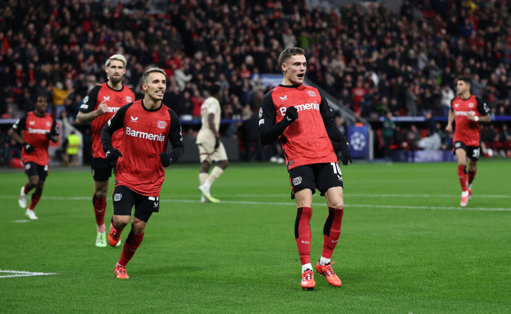 Torschützen unter sich: Bayer Leverkusens Florian Wirtz (re.) und Alejando Grimaldo hatten gegen RB Salzburg einiges zu bejubeln.