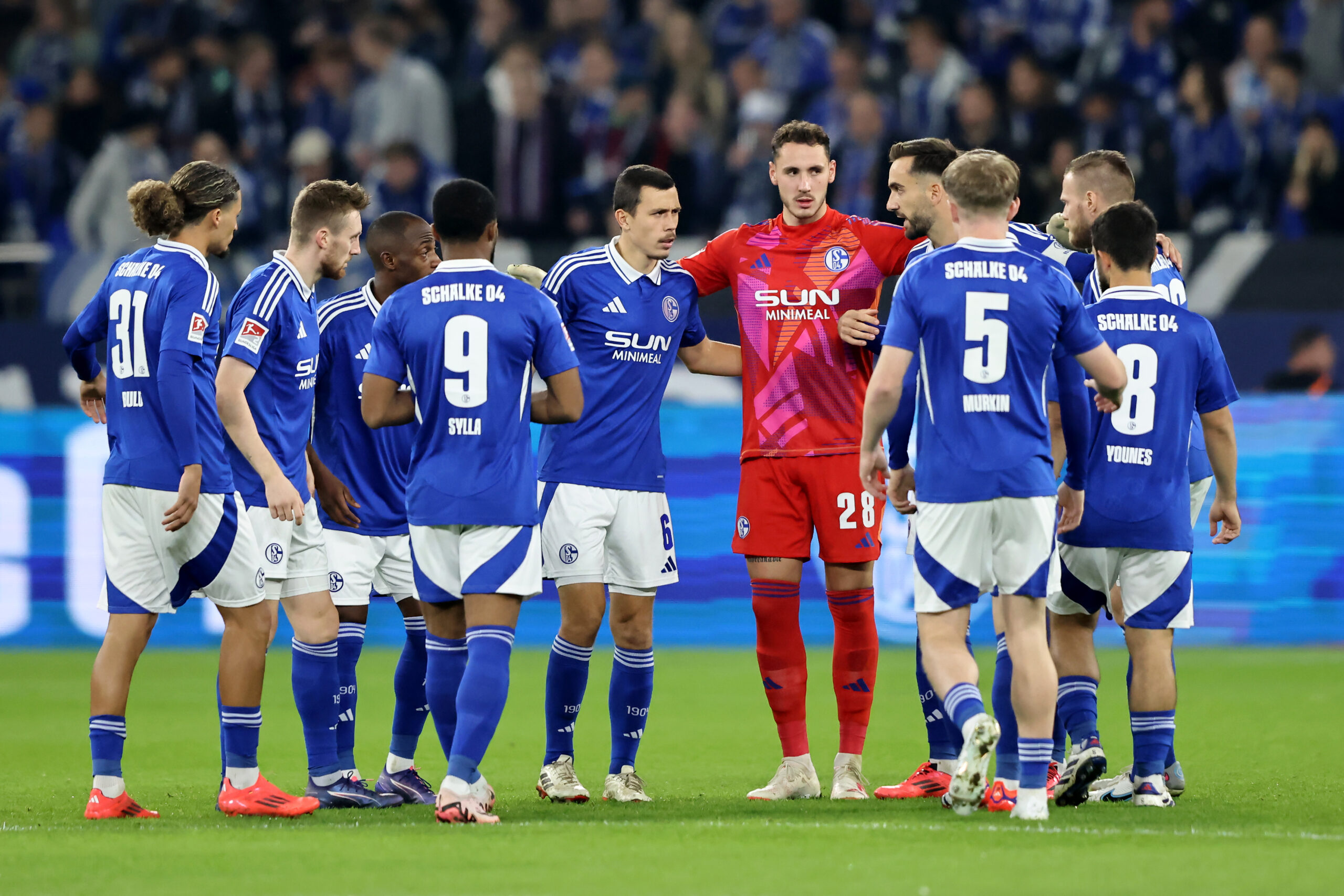 Zwei Neue sollen kommen: Abstiegsbedrohter FC Schalke will im Winter nachrüsten