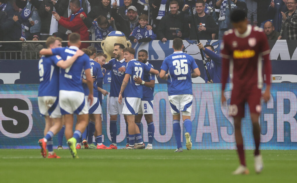 Die 2. Bundesliga am Sonntag - Schalke feiert sein Führungstor