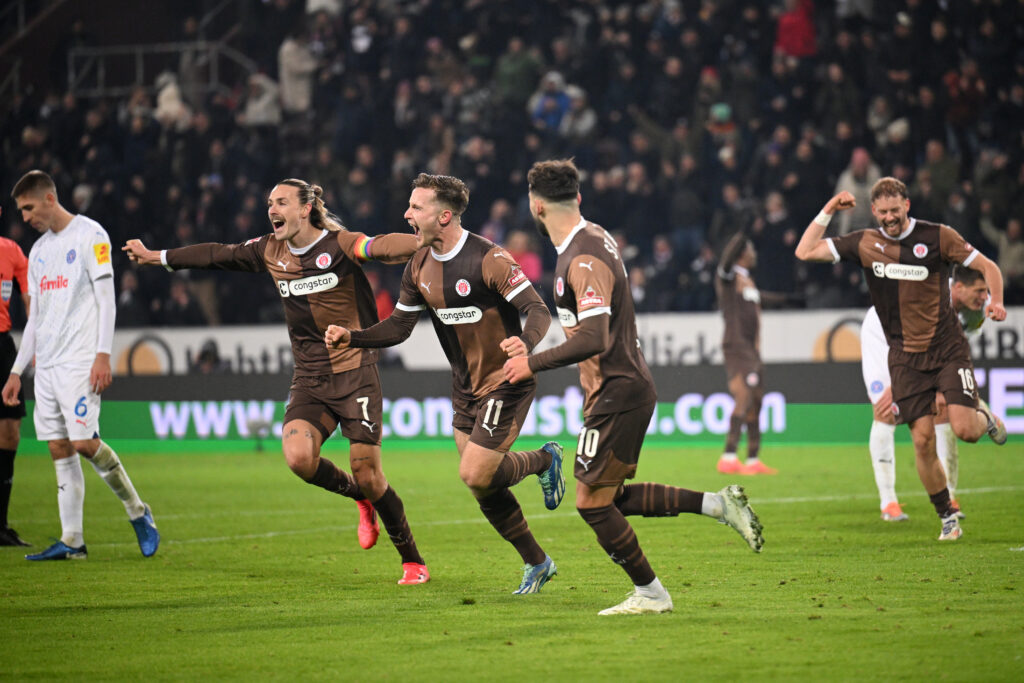 Der FC St. Pauli gewann sein Heimspiel gegen Holstein Kiel.