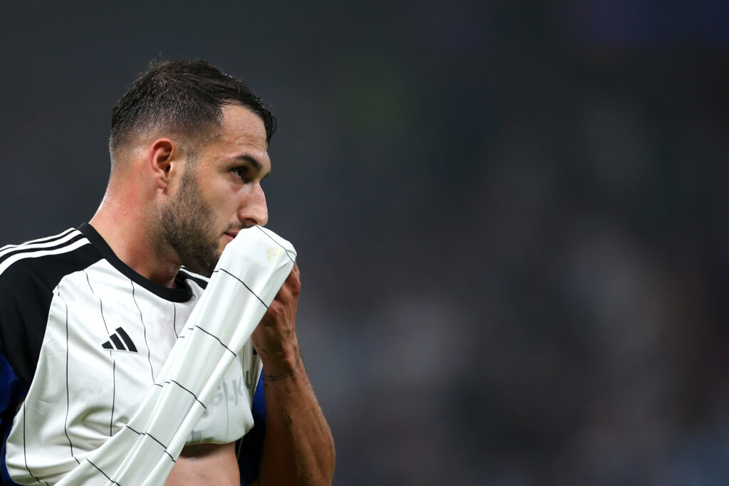 Levin Öztunali kommt beim HSV nicht über die Rolle des Ergänzungsspielers hinaus. Daher denkt der Enkel von Uwe Seeler derzeit über einen Abschied im Winter nach.