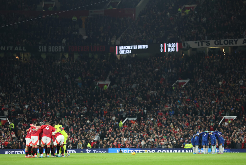 Manchester United will erst nach Saisonende über den Ausbau des Old Traffords entscheiden. Im Gespräch ist ein Stadion mit mehr als 100.000 Plätzen.