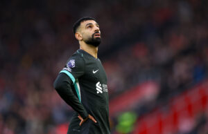 Mo Salah kann den FC Liverpool im kommenden Sommer ablösefrei verlassen und ist dementsprechend heiß begehrt. Nun hat sich sogar der saudische Sportminister in den Poker eingeschaltet. 