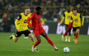 Der BVB und FC Bayern trennen sich 1:1. Davies