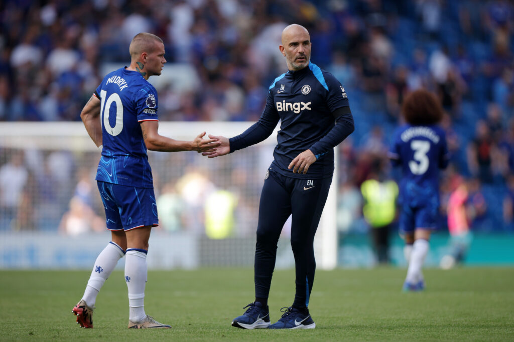 Mykhaylo Mudryk und Enzo Maresca beim FC Chelsea.