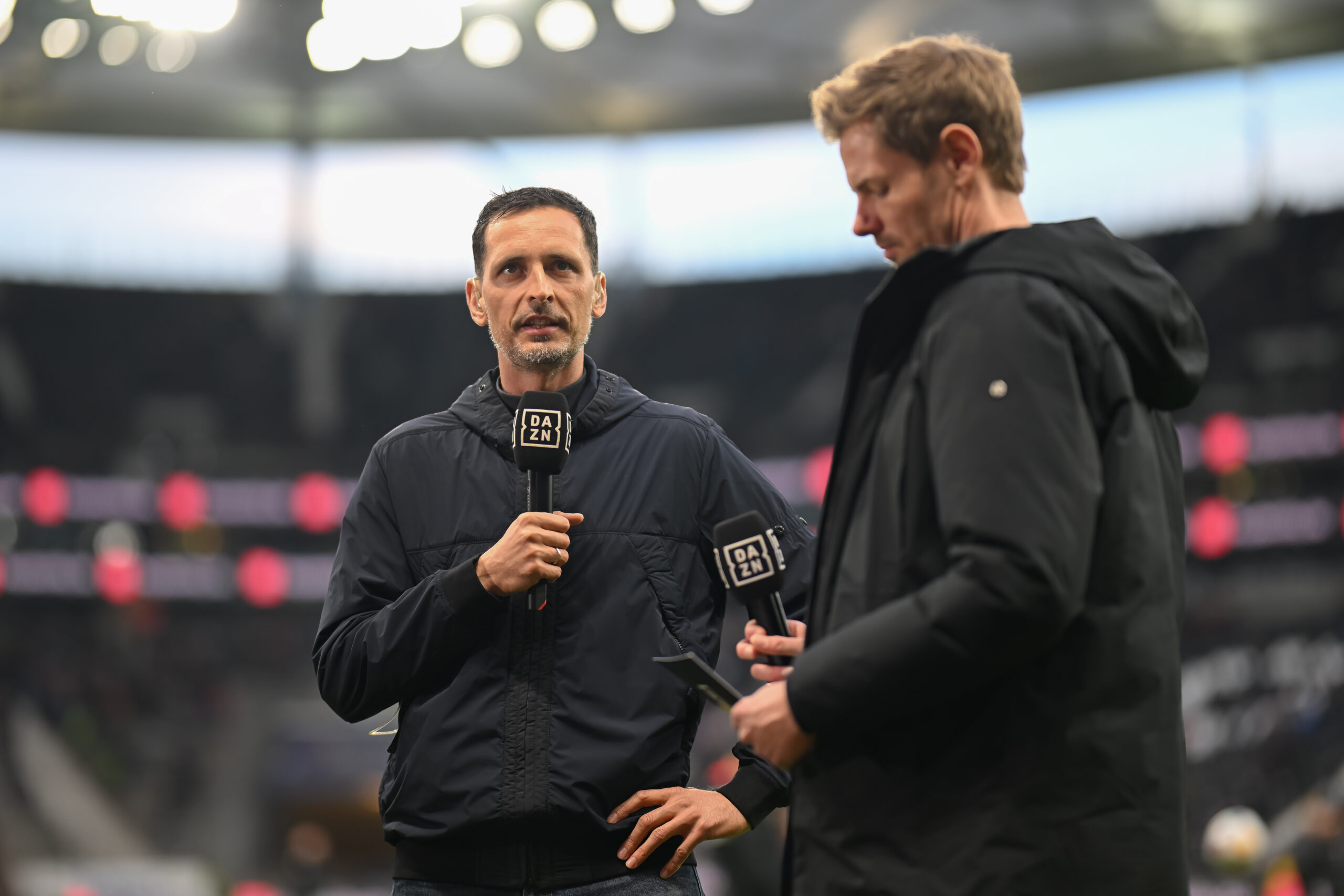 Mit der Verteilung der TV-Rechte geht auch eine neue Verteilung der TV-Gelder einher. Und die könnte zu den Ungunsten der Zweitligisten ausfallen.