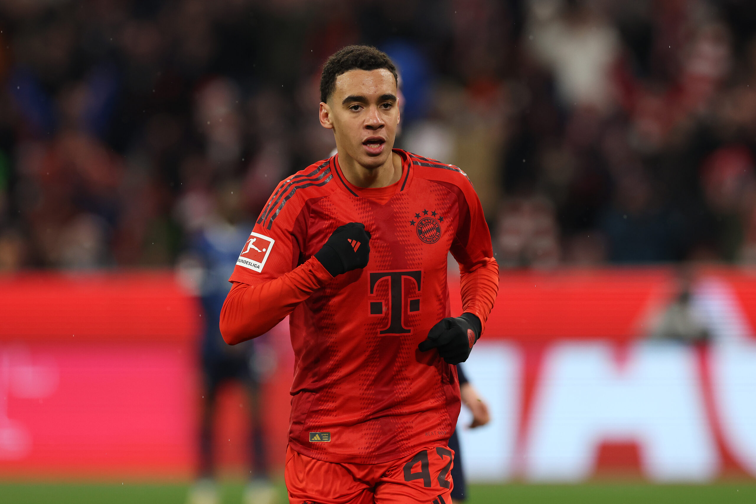 FC Bayern: Eberl vergleicht Matchwinner Musiala mit Messi und Ronaldo