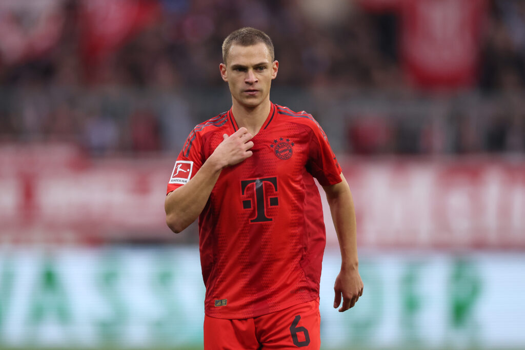 Im Kampf um die Zukunft von Joshua Kimmich bekommt der FC Bayern plötzlich namhafte Konkurrenz. Real Madrid hat Kontakt zum Camp des 29-Jährigen aufgenommen.
