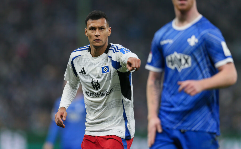 Noch am vergangenen Wochenende hatte sich Davie Selke gegen Hertha BSC einen Jochbeinbruch zugezogen. Ein Comeback gegen Hannover 96 kommt daher noch zu früh. Obwohl der Stürmer selbst spielen will.