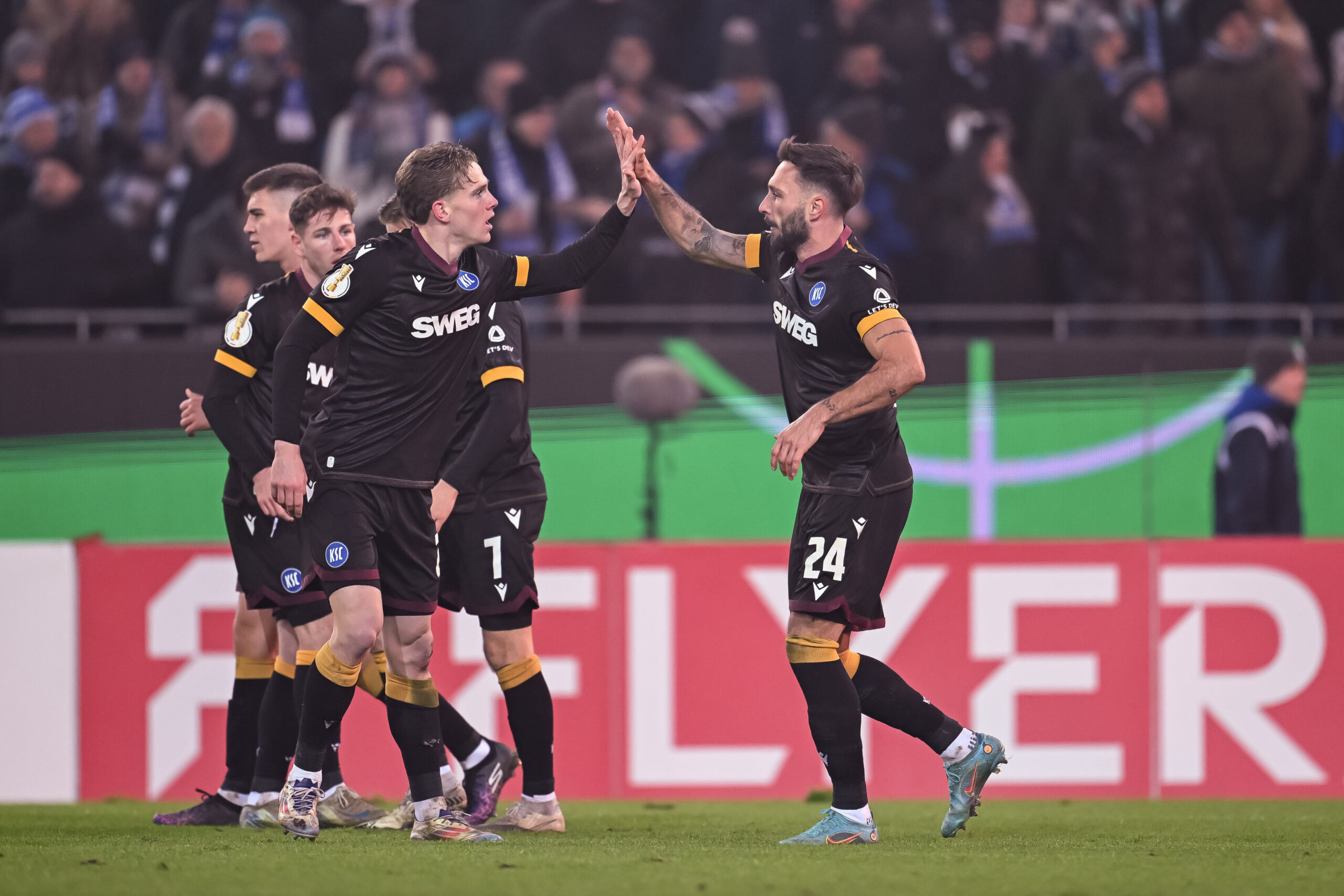 2. Bundesliga: KSC gewinnt Elfmeter-Festival, Hertha enttäuscht erneut
