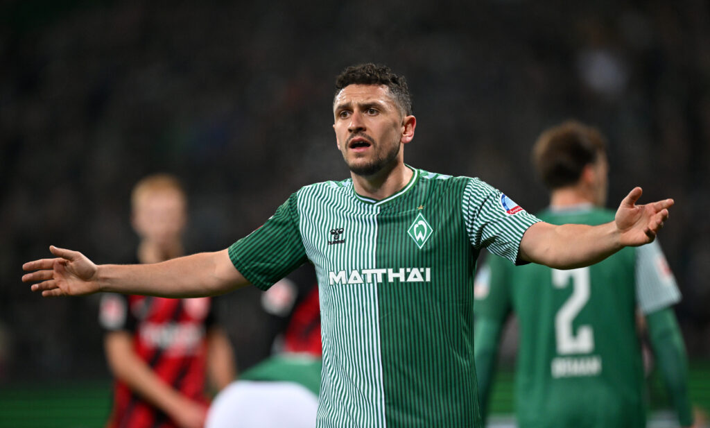 Milos Veljkovic könnte Werder Bremen nach rund neun Jahren verlassen.