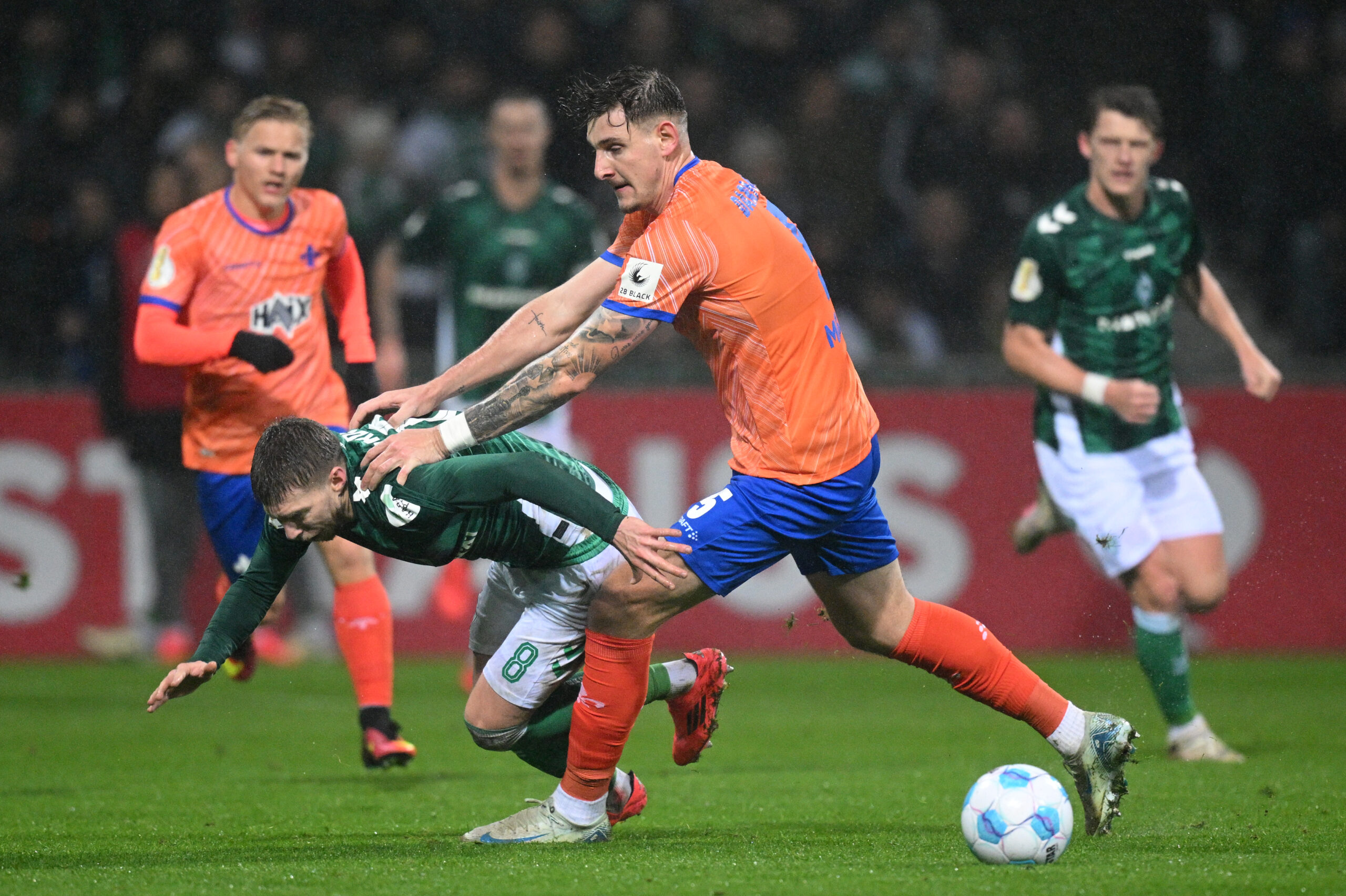 Bei Kohfeldt-Rückkehr: Später Treffer beschert Werder Bremen Viertelfinale