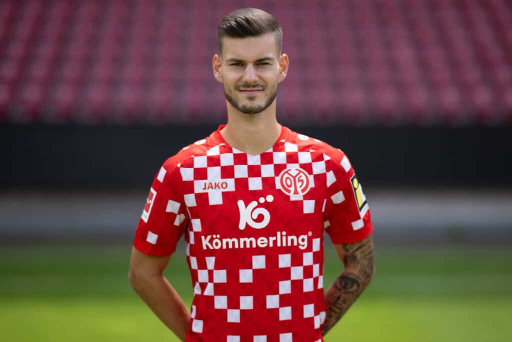 Der VfL Bochum wappnet sich für den Abstiegskampf. In Kürze dürften die Westfalen den Transfer von Tom Krauß verkünden.