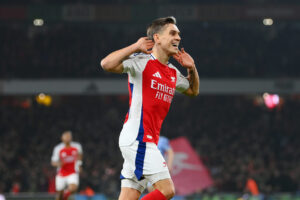 Leandro Trossard jubelt nach seinem 2:1-Treffer gegen die Spurs