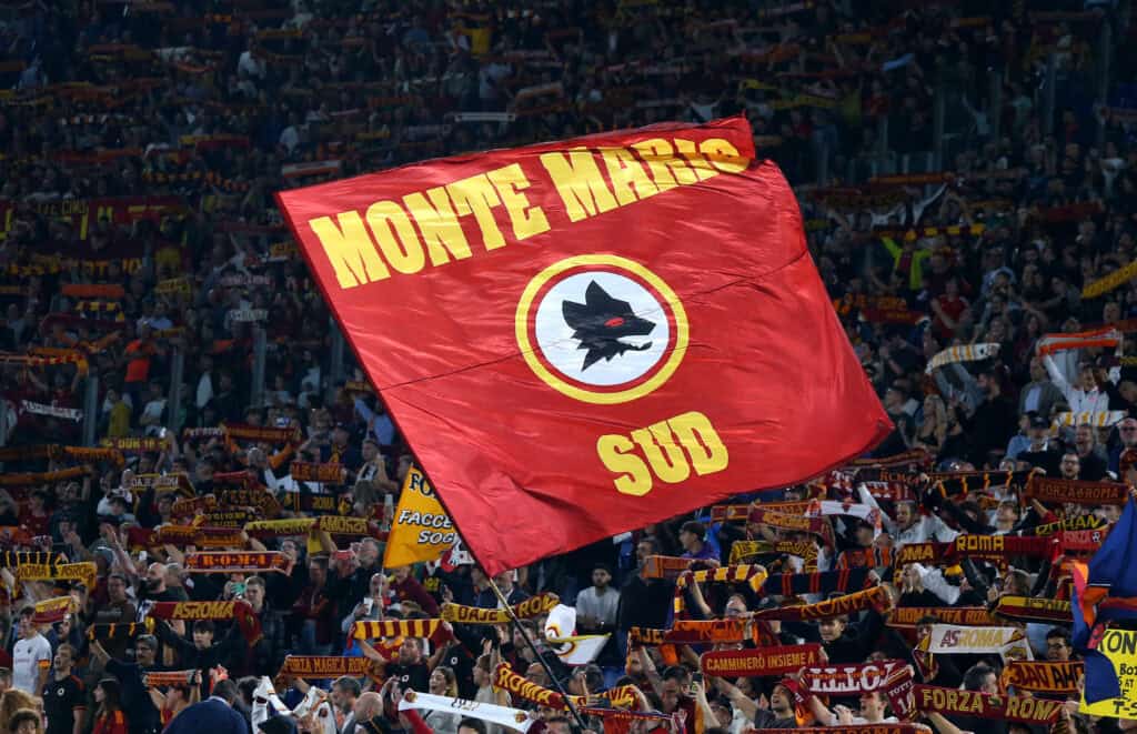 Eine Blockfahne der AS Rom