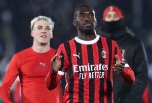 Juventus befindet sich noch immer auf der Suche nach Verstärkungen in der Defensive. Da Wunschkandidat Ronald Araujo nicht verfügbar ist, könnte die Alte Dame bei einem Ligakonkurrenten vorstellig werden.