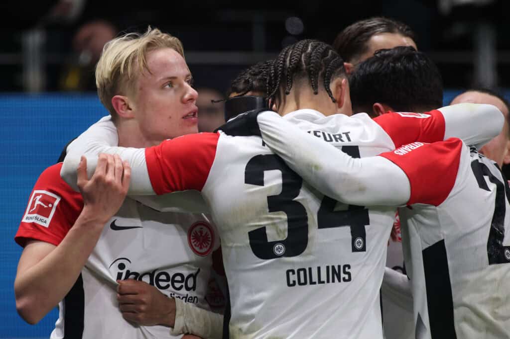 Am siebten Spieltag der Europa League hat Eintracht Frankfurt den ungarischen Vertreter Ferencváros Budapest zu Gast. Trainer Dino Toppmöller setzt dabei auf seine arrivierten Kräfte.