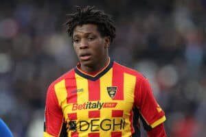 Das kriselnde Manchester United will sich auf den offensiven Außenverteidigerpositionen verstärken. Auch Patrick Dorgu befindet sich im Visier der Red Devils.