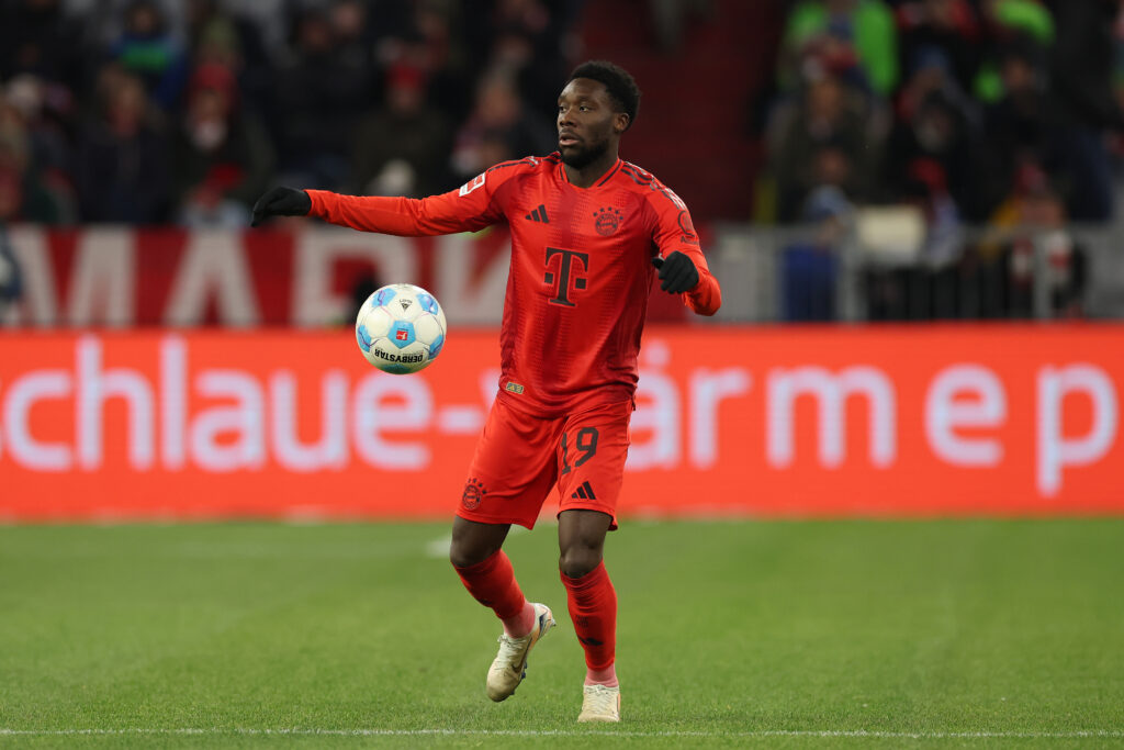 Entgegen anderer Erwartungen könnte Alphonso Davies seinen Vertrag beim FC Bayern in Kürze verlängern. Zuletzt wurde der Kanadier immer wieder mit Real Madrid in Verbindung gebracht.