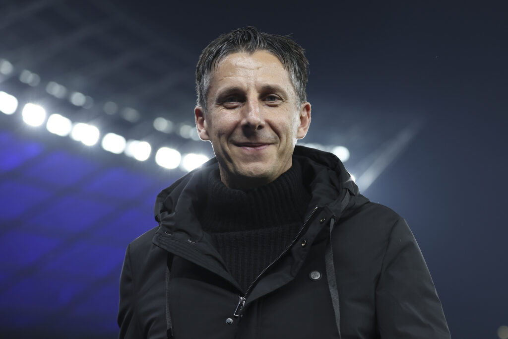 Der FC Köln arbeitet weiterhin an einer Verpflichtung von Joël Schmied. Nach Verhandlungen in der Schweiz scheinen sich die Aussichten der Geißböcke nun verbessert zu haben.