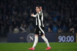 Unter Thiago Motta spielt Dusan Vlahovic eine zunehmend untergeordnete Rolle. Auf Sicht wollen sich die Bianconeri sogar von ihrer einstigen Sturm-Hoffnung trennen.