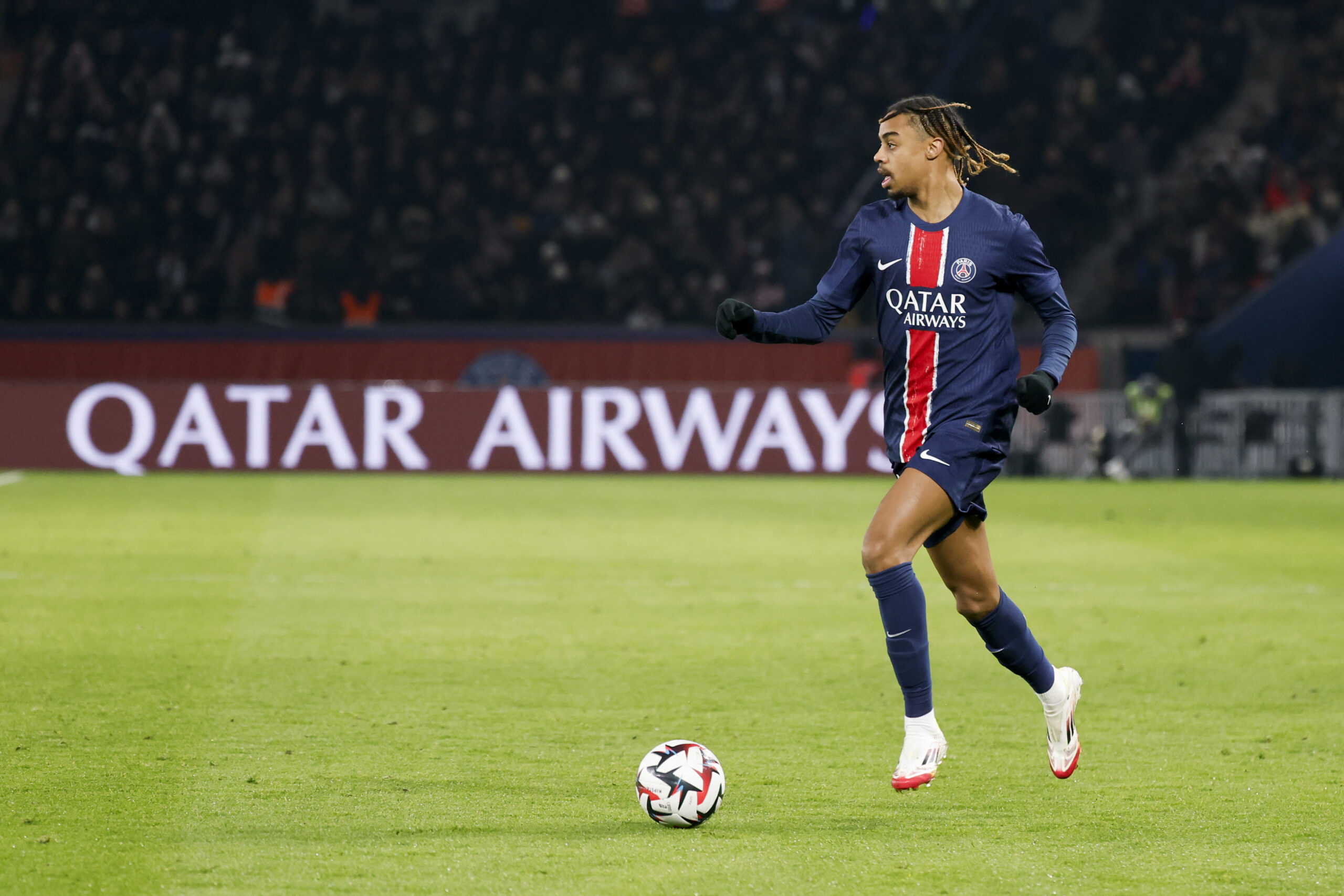 PSG bleibt auf Meisterkurs: Knapper Sieg bei Lens dank Barcola