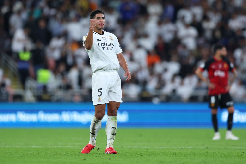 Real Madrid Jude Bellingham jubelt nach seinem Tor zum 1:0.