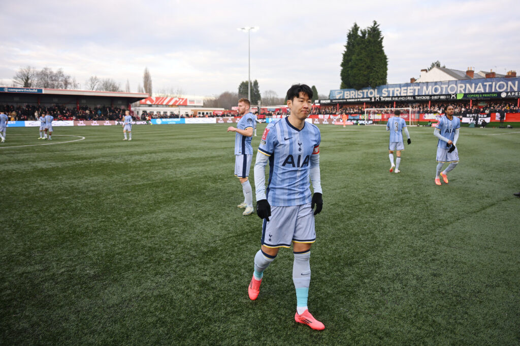 Aktuell prüft der englische Fußballverband, ob Verlängerungen im FA-Cup nach dieser Saison wieder abgeschafft werden sollen. Anstoß dieser Diskussion ist unter anderem die Partie zwischen Tottenham und dem Fünftligisten aus Tamworth.