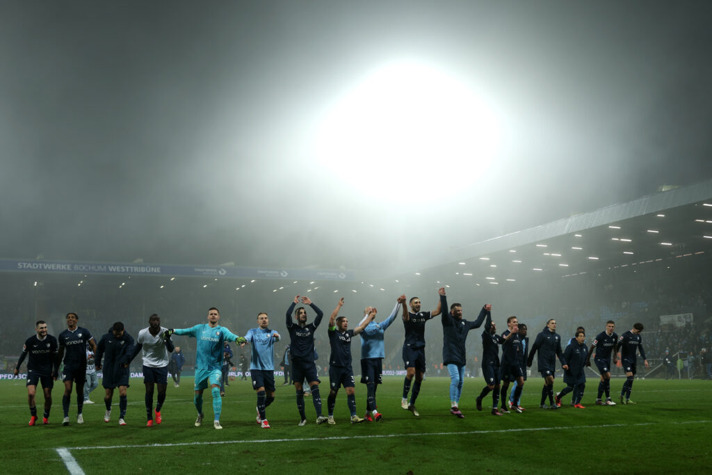 Die Spieler des VfL Bochum feiern ihren 1:0-Sieg über den FC St. Pauli