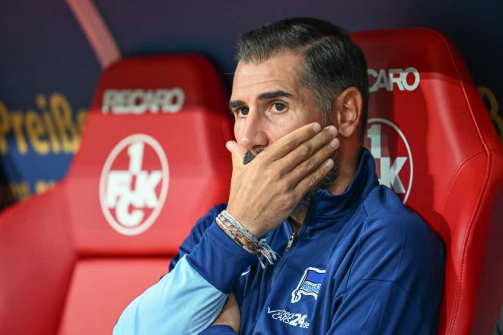 Nach der dritten Niederlage in Serie steckt Hertha BSC tiefer denn je in der Krise. Trainer Christian Fiél ist mittlerweile höchstumstritten. 