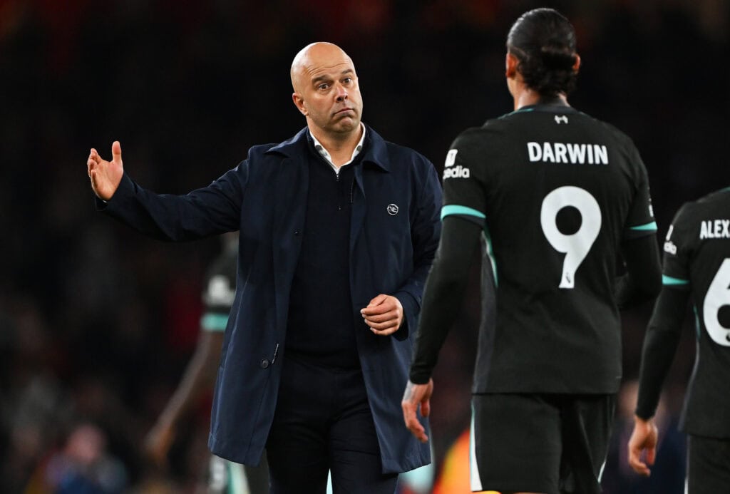 Arne Slot und Darwin Nunez