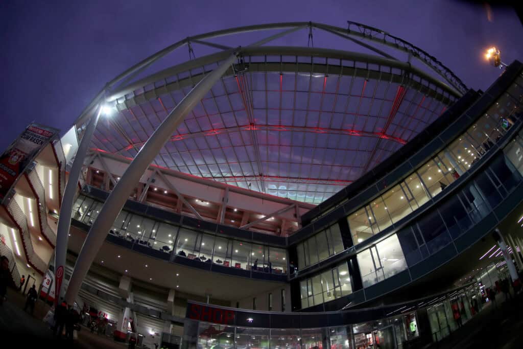 Die BayArena im Dunkeln