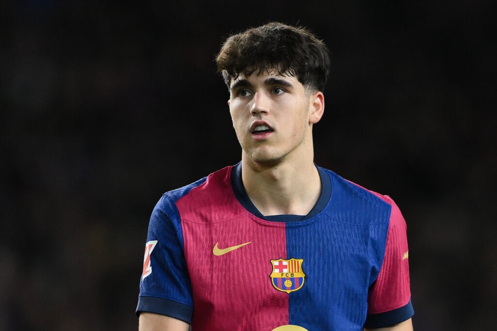 Nach der Vertragsverlängerung mit Gavi steht der FC Barcelona kurz davor, auch das nächste Eigengewächs langfristig an sich zu binden. Pau Cubarsi könnte in Kürze ein neues Arbeitspapier unterschreiben.