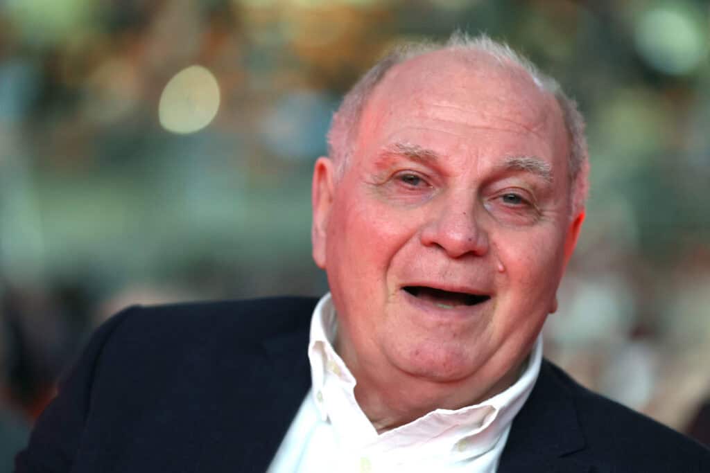 Laut Uli Hoeneß führt der eng getaktete Kalender der internationalen Top-Klubs auch dazu, dass diese ihrer sozialen und gesellschaftlichen Verantwortung immer weniger nachkommen können. Eine Terminfindung werde zunehmend schwieriger.