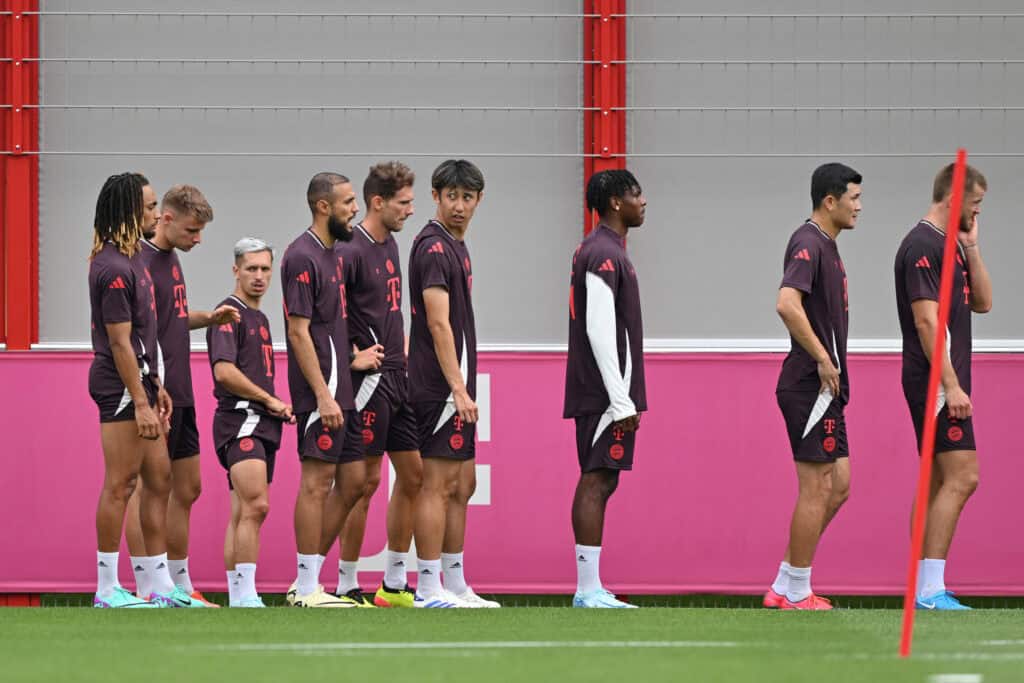Nach langer Abwesenheit ist Hiroki Ito in das Training des FC Bayern zurückgekehrt. Am heutigen Dienstag absolvierte der zuletzt arg gebeutelte Japaner Teile der Einheit.