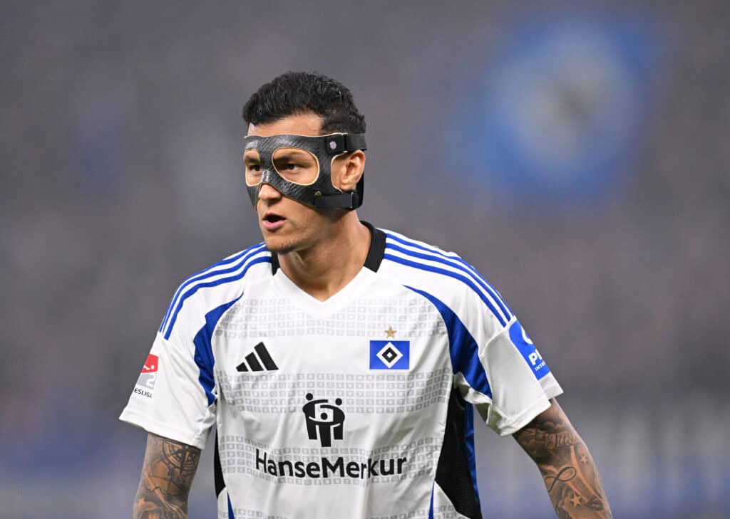 Auch ohne den kurzfristig erkrankten Cheftrainer Merlin Polzin hat der HSV im Spitzenspiel der 2. Bundesliga ein absolutes Statement gesetzt. Die Rothosen bezwangen einen enttäuschenden 1. FC Kaiserslautern verdient mit 3:0.