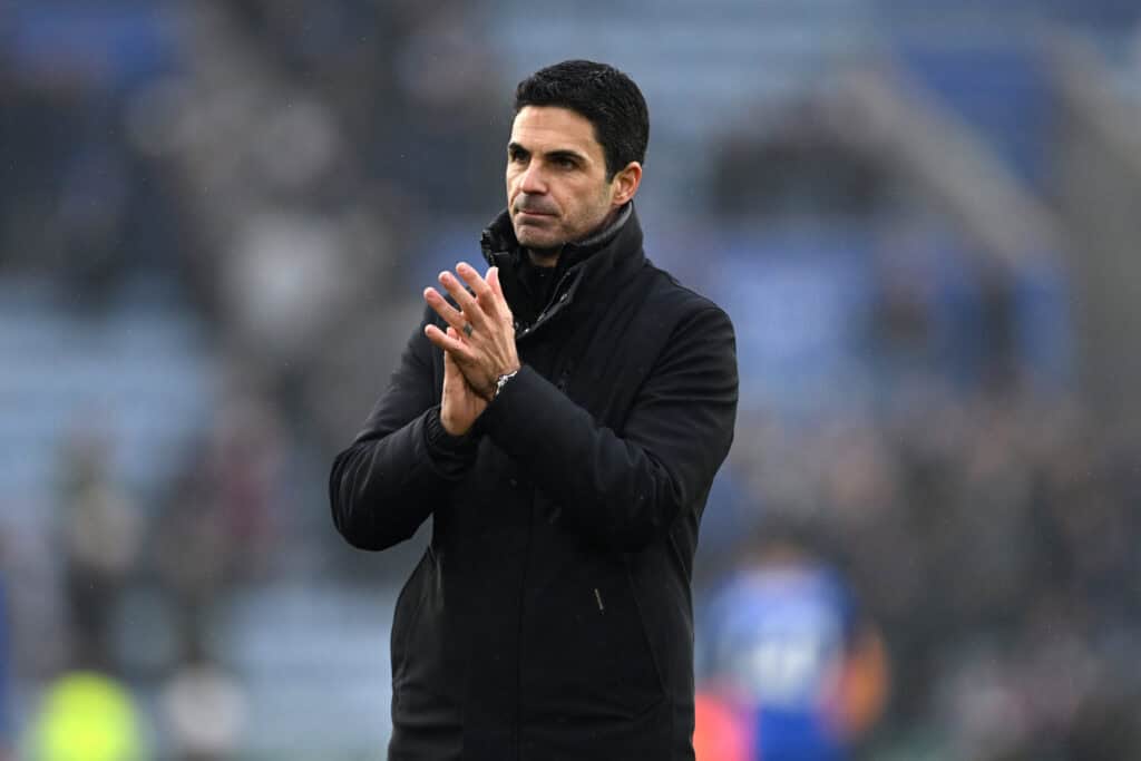 Aus Sicht des FC Arsenal hätte das abgelaufene Premier-League-Wochenende nicht schlechter verlaufen können. Doch trotz eines Elf-Punkte-Rückstandes auf den FC Liverpool glaubt Mikel Arteta weiterhin an ein Comeback seiner Mannschaft.