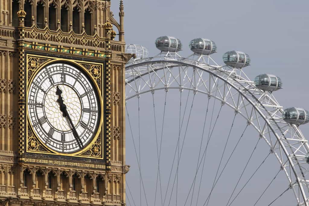 Die Uhr tickt: In Europas Top-Ligen wie England Premier League ist der Transfermarkt für den Winter geschlossen, nicht aber in einigen anderen Ländern.