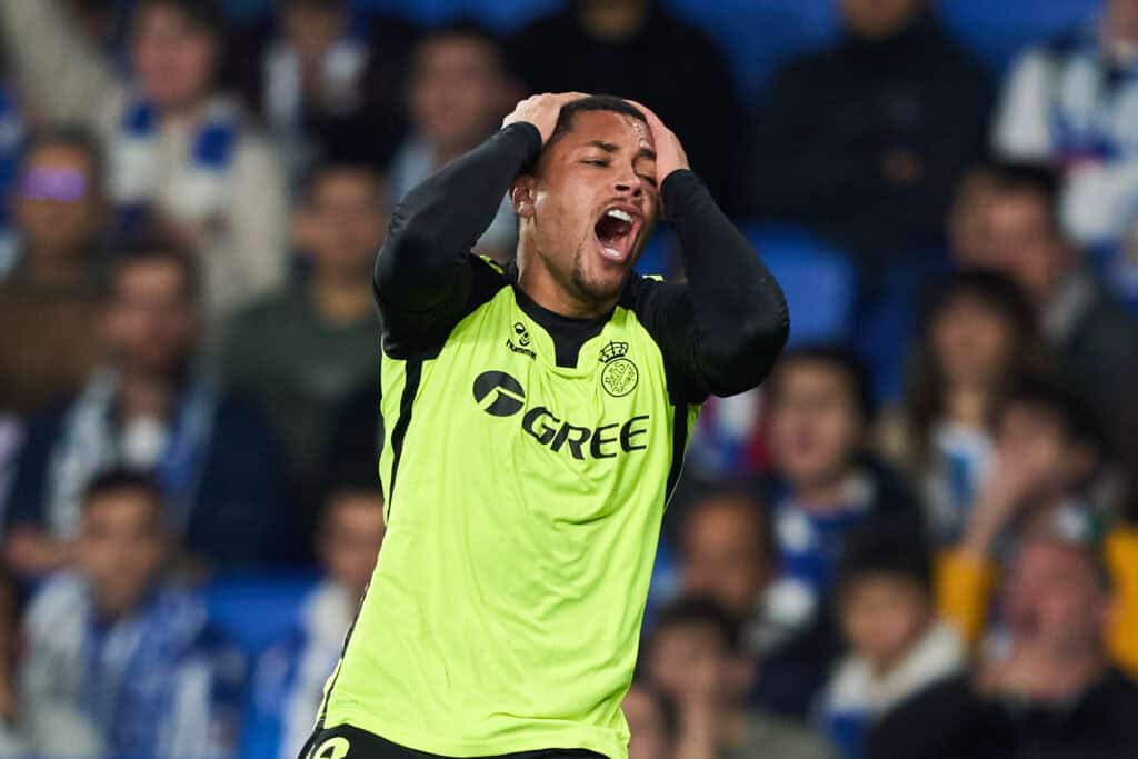 Vitor Roque ärgert sich