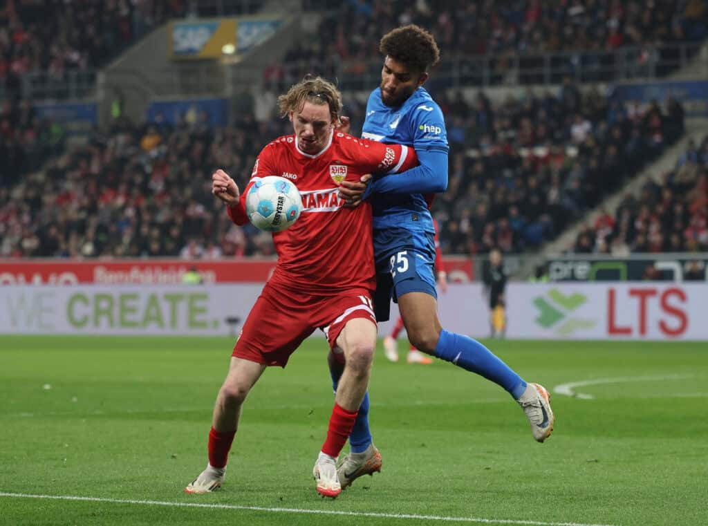 Nick Woltemade mausert sich immer mehr zur Lebensversicherung des VfB Stuttgart. Der Youngster wird mit großen Namen verglichen und will zukünftig auch in der deutschen Nationalmannschaft für Furore sorgen.