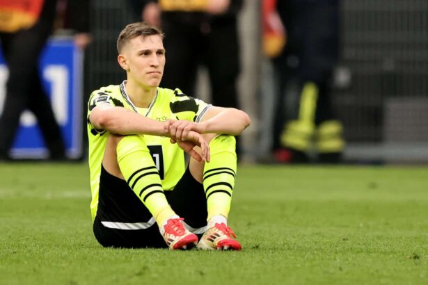 In einer verkorksten BVB-Saison gehört Nico Schlotterback zu den wenigen Lichtblicken. Aber wäre der Verteidiger bei einem etwaigen Verpassen des internationalen Geschäfts überhaupt zu halten?