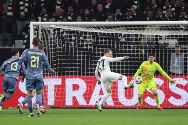 Mario Götze brachte Eintracht Frankfurt mit 2:0 in Führung