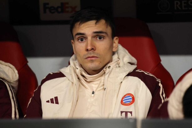 Sommer-Neuzugang Joao Palhinha kommt beim FC Bayern bislang nicht über die Rolle eines Ergänzungsspielers hinaus. Sein Landsmann Pepe hat dem Rekordmeister daher einen Ratschlag zukommen lassen.