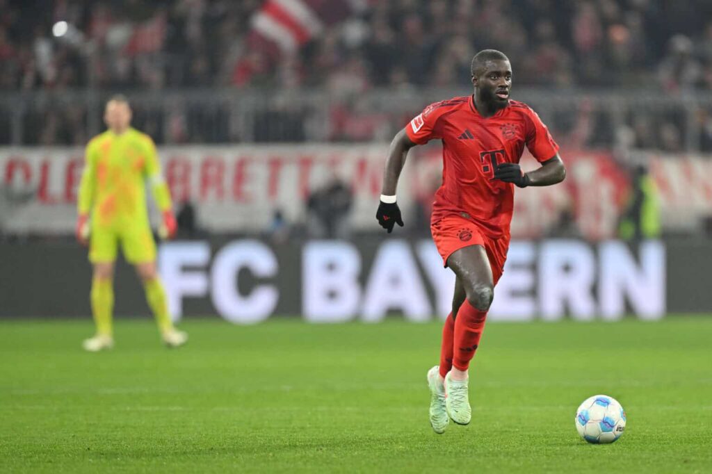 Die Vertragsverlängerung von Dayot Upamecano beim FC Bayern dauert länger als gedacht