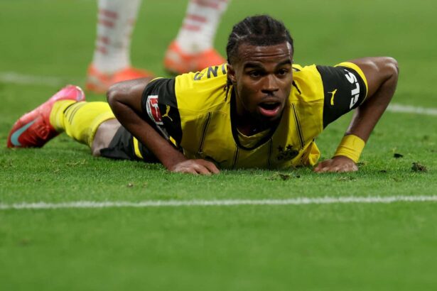 Carney Chukwuemeka, Borussia Dortmund