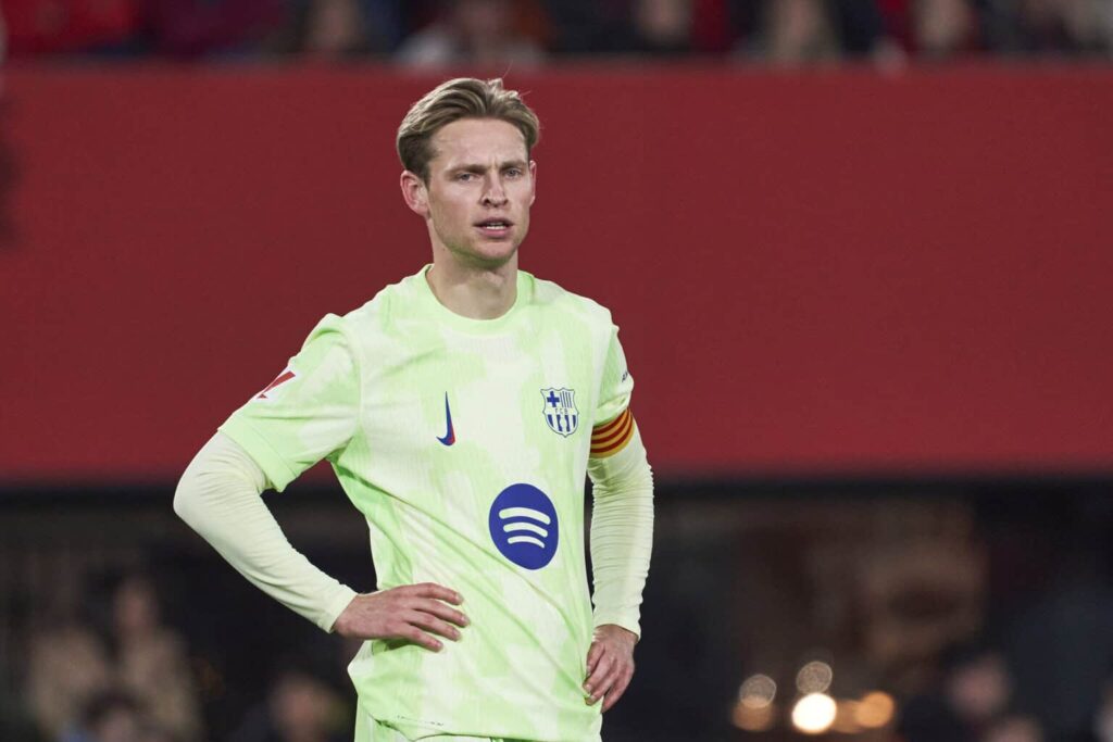 Frenkie de Jong soll beim FC Barcelona bleiben.