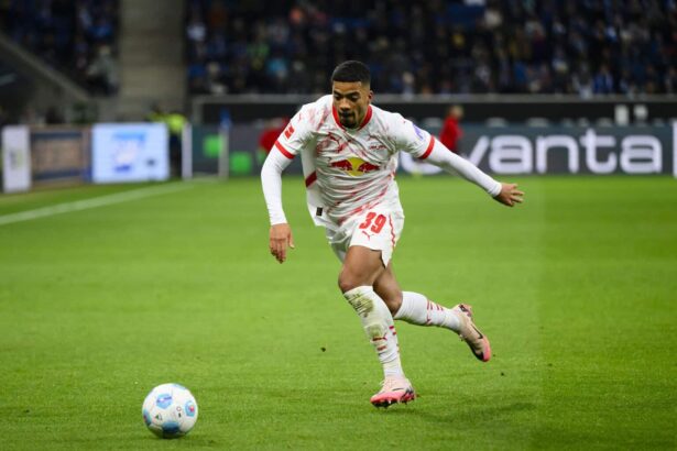 Im vergangenen Dezember zog sich Benjamin Henrichs einen Achillessehnenriss zu. Der 28-Jährige wird in den kommenden Monaten fehlen, arbeitet jedoch auf eine Teilnahme an der Weltmeisterschaft 2026 hin.