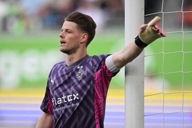 Jonas Omlin ist erneut von einer Verletzung aus der Bahn geworfen worden. Der 31-Jährige wird aufgrund einer Adduktorenverletzung vorerst ausfallen.